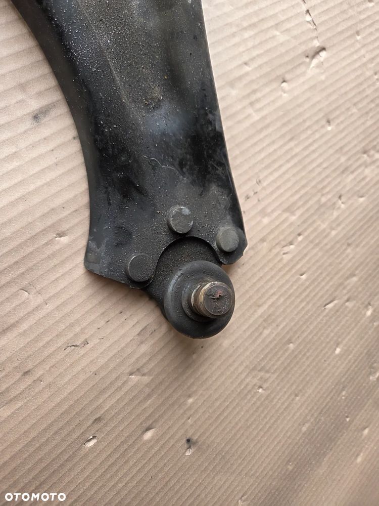 Wahacz przedni prawy Peugeot 208 - 4