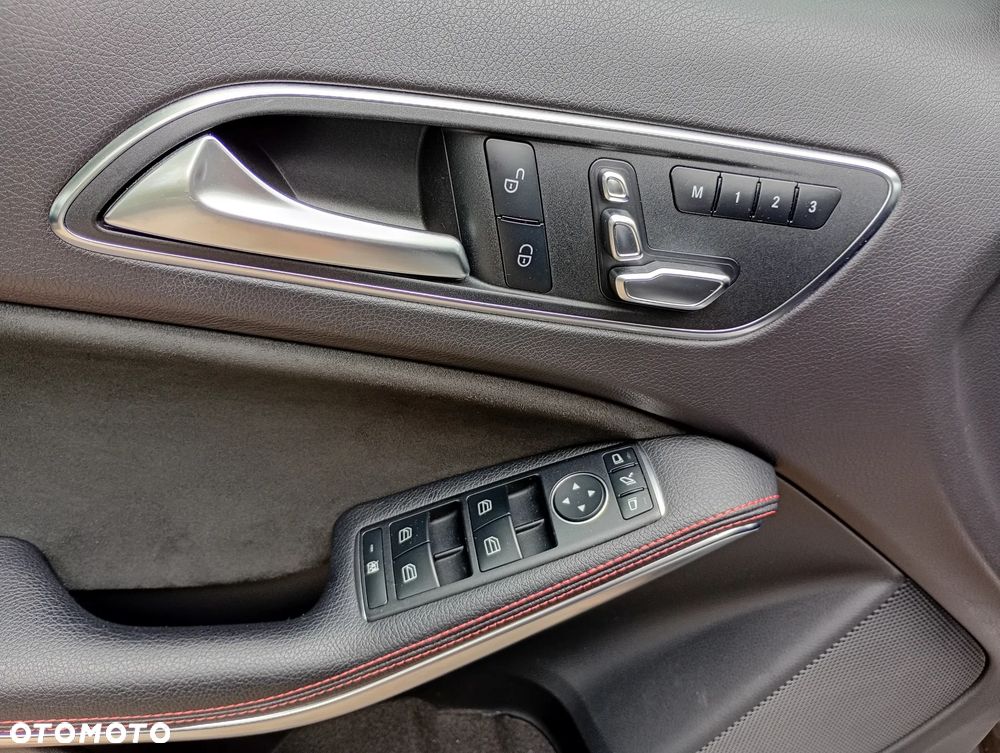 Mercedes-Benz Klasa A 220 4-Matic AMG Line - 8
