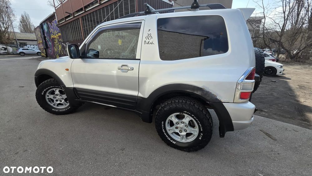 Mitsubishi Pajero - 6