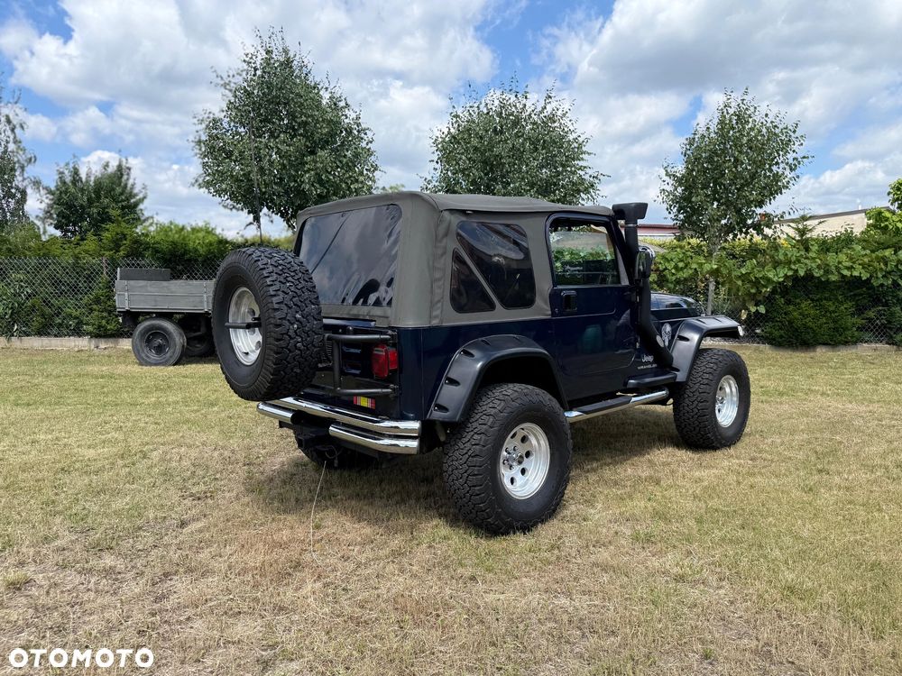 Jeep Wrangler - 9