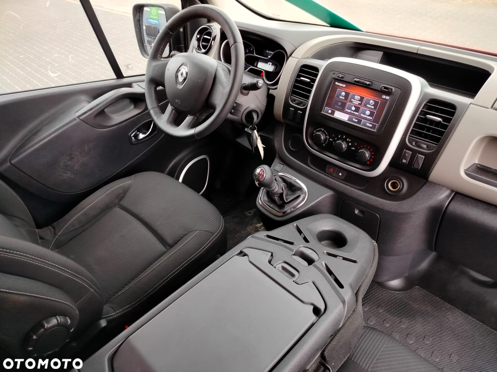 Renault Trafic - 25