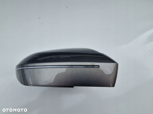 BMW 7 G70 22- Obudowa nakładka lusterka PRAWA OXID GRAU II MIGACZ LED