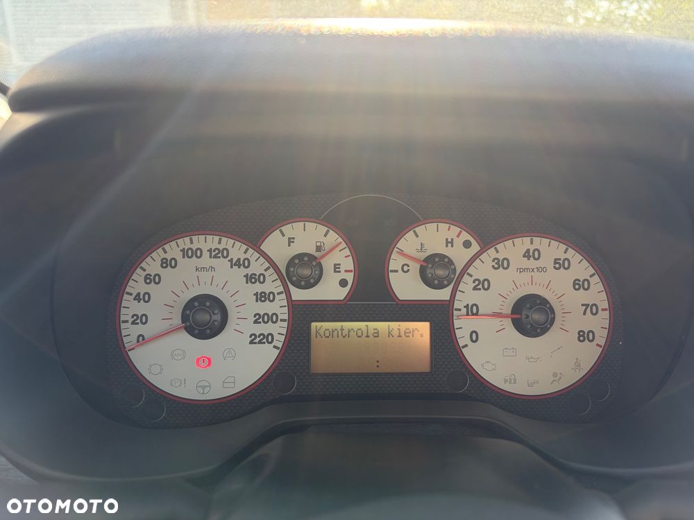 Fiat Punto 1.4 16V Sporting - 32