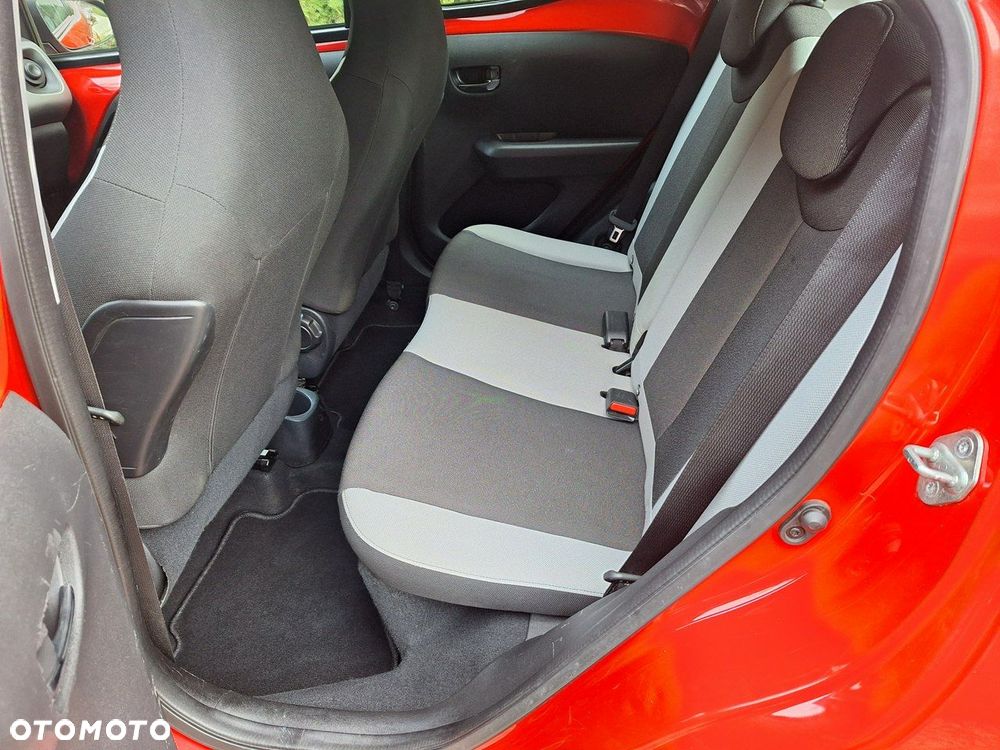 Toyota Aygo x-play touch - 12