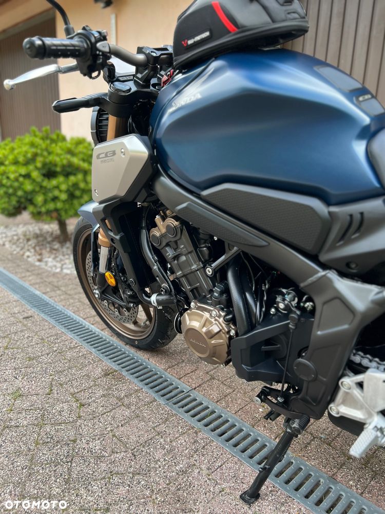 Honda CB - 22