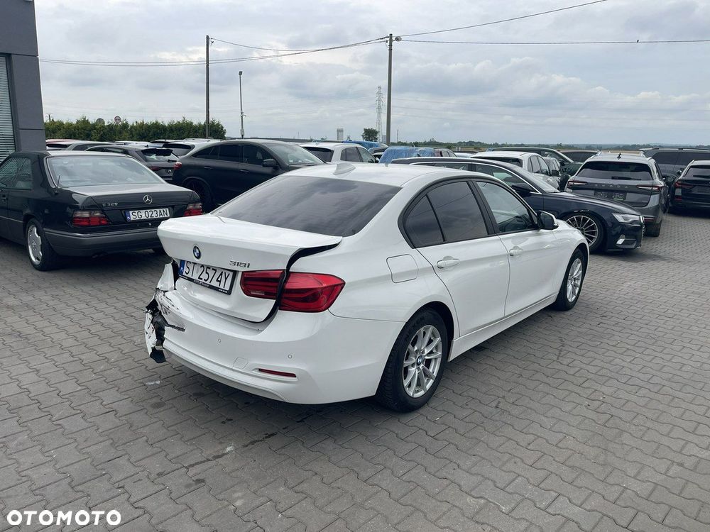 BMW Seria 3 318i - 3