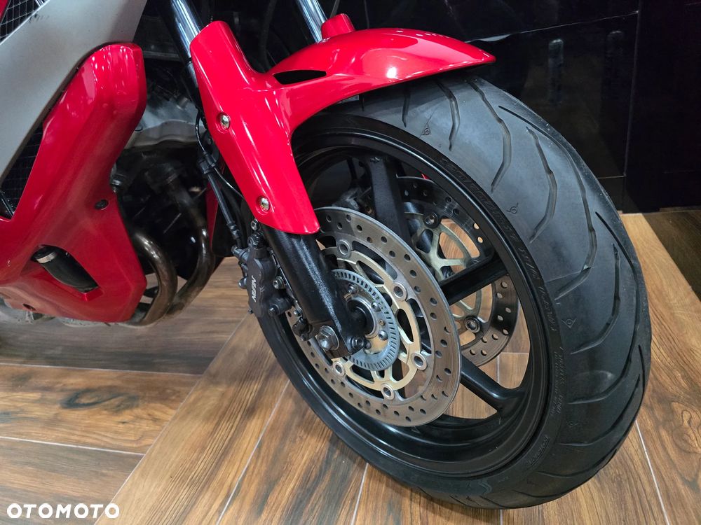 Honda VFR - 23