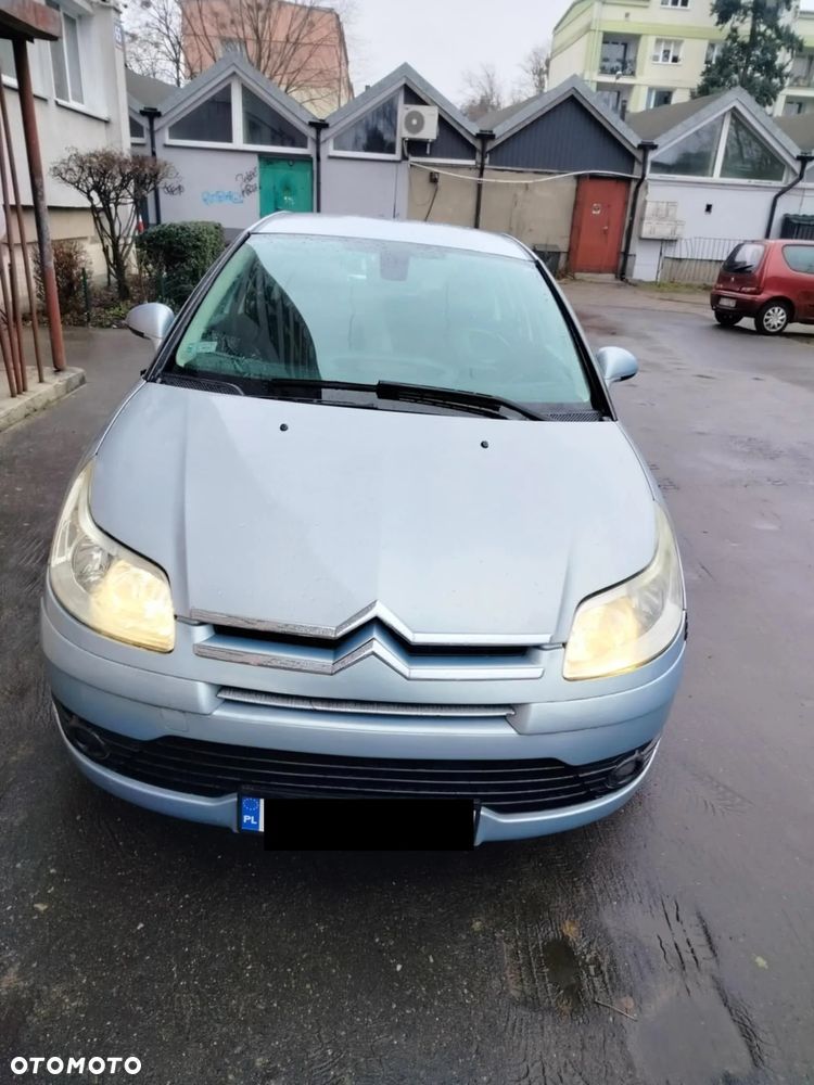 Citroën C4 1.6 16V Confort - 1