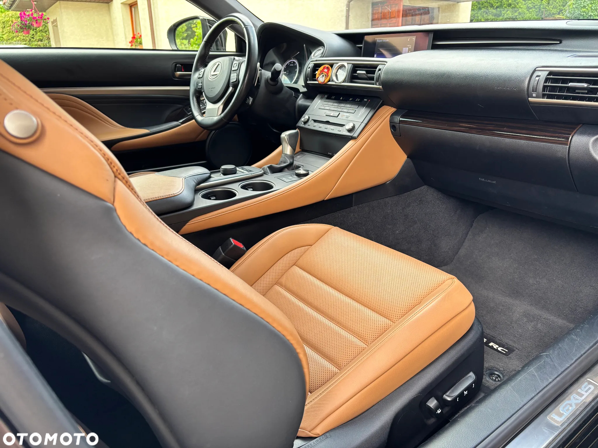 Lexus RC - 7