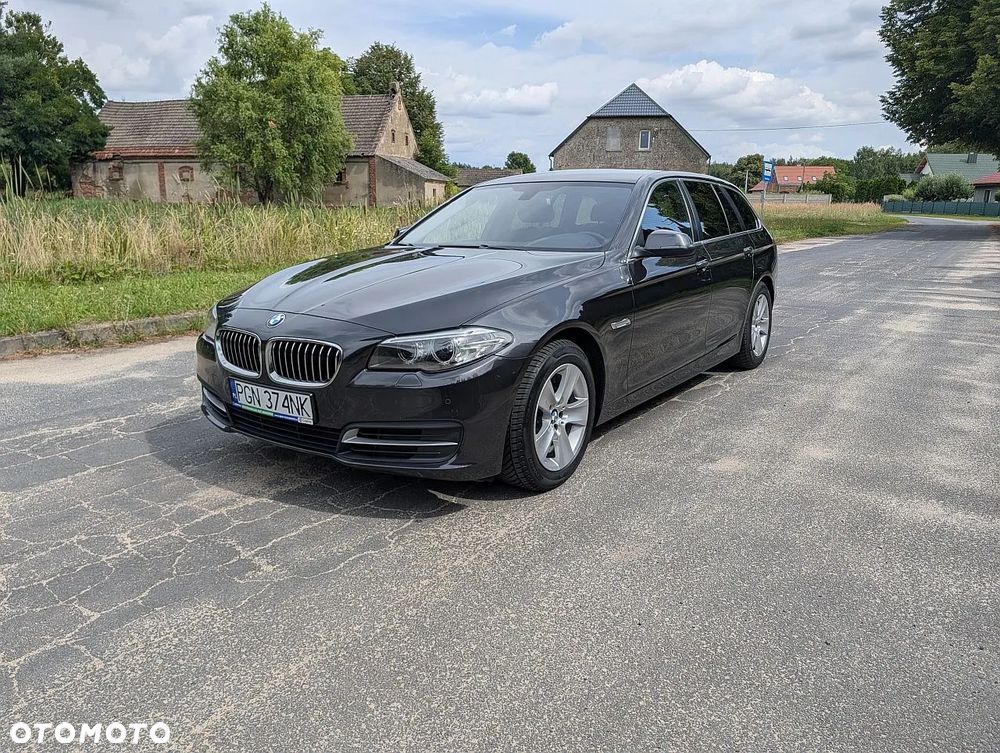 BMW Seria 5 520d Sport Line - 2