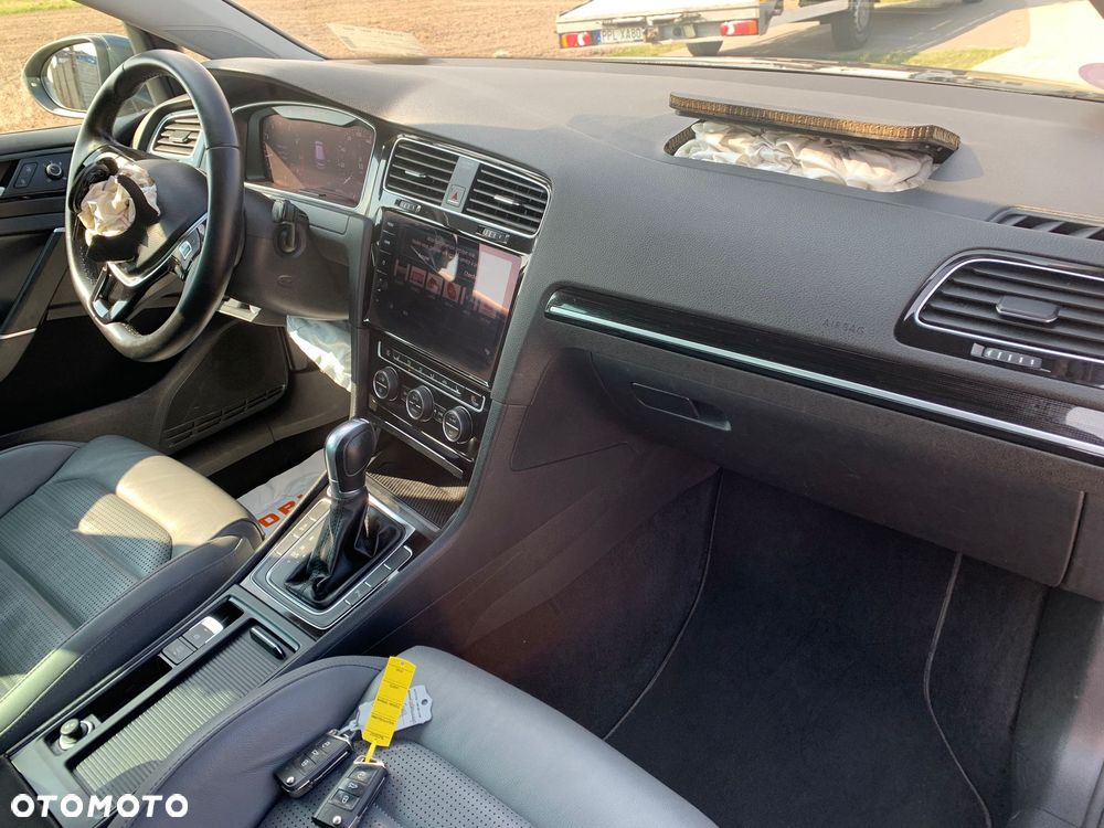 Volkswagen Golf 1.4 TSI BMT Comfortline DSG - 32