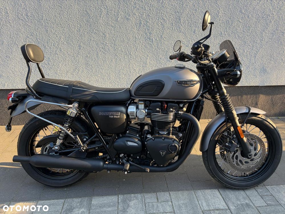 Triumph Bonneville - 13