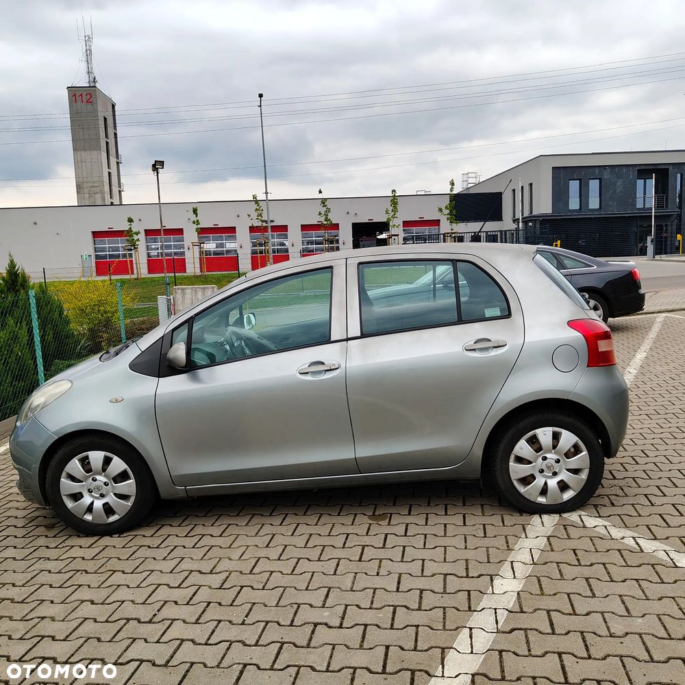 Toyota Yaris 1.3 Luna - 2