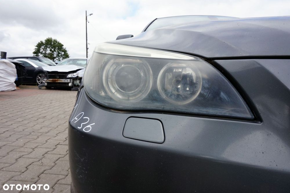 LAMPA PRZEDNIA PRAWA 5 E61  BMW 2003-2007 - 2