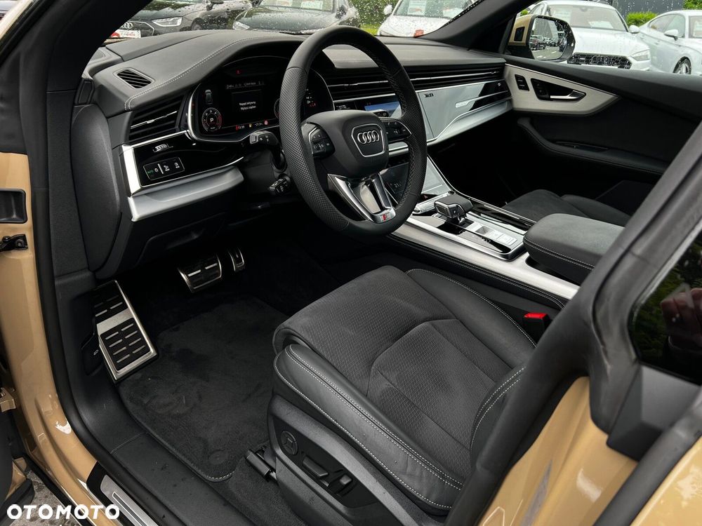 Audi Q8 - 10