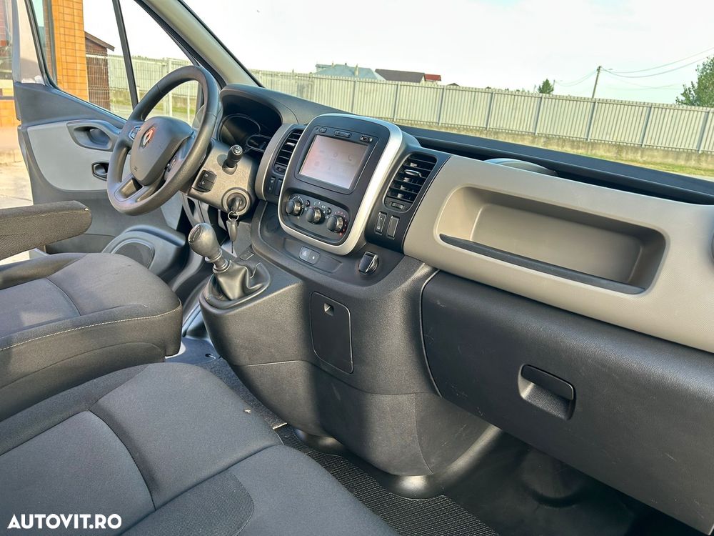 Renault Trafic 1.6 dCi 120 Grand Combi Authentique - 3