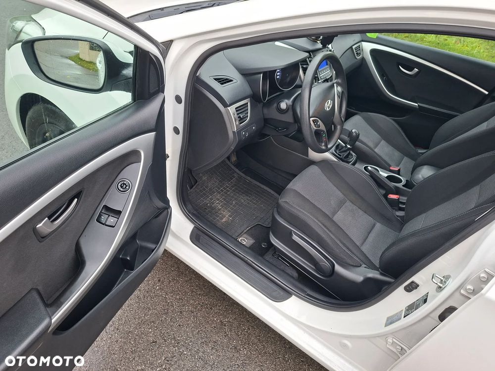 Hyundai i30 1.4 Intro Edition - 17