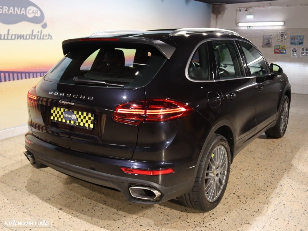 Porsche Cayenne Platinum Edition - 36
