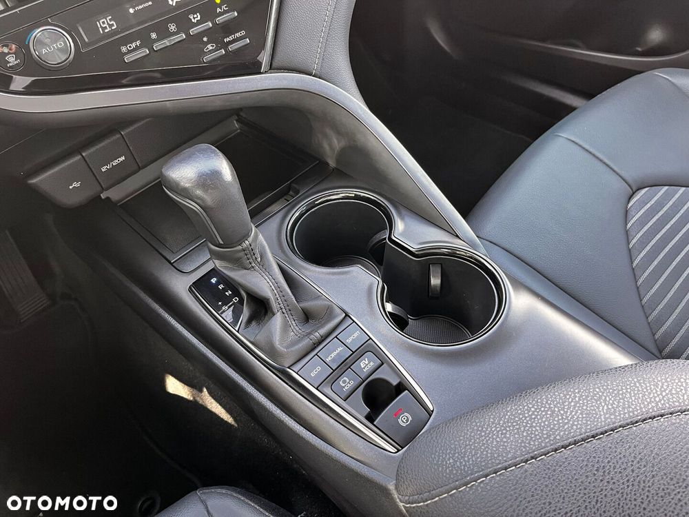 Toyota Camry 2.5 Hybrid Prestige CVT - 15