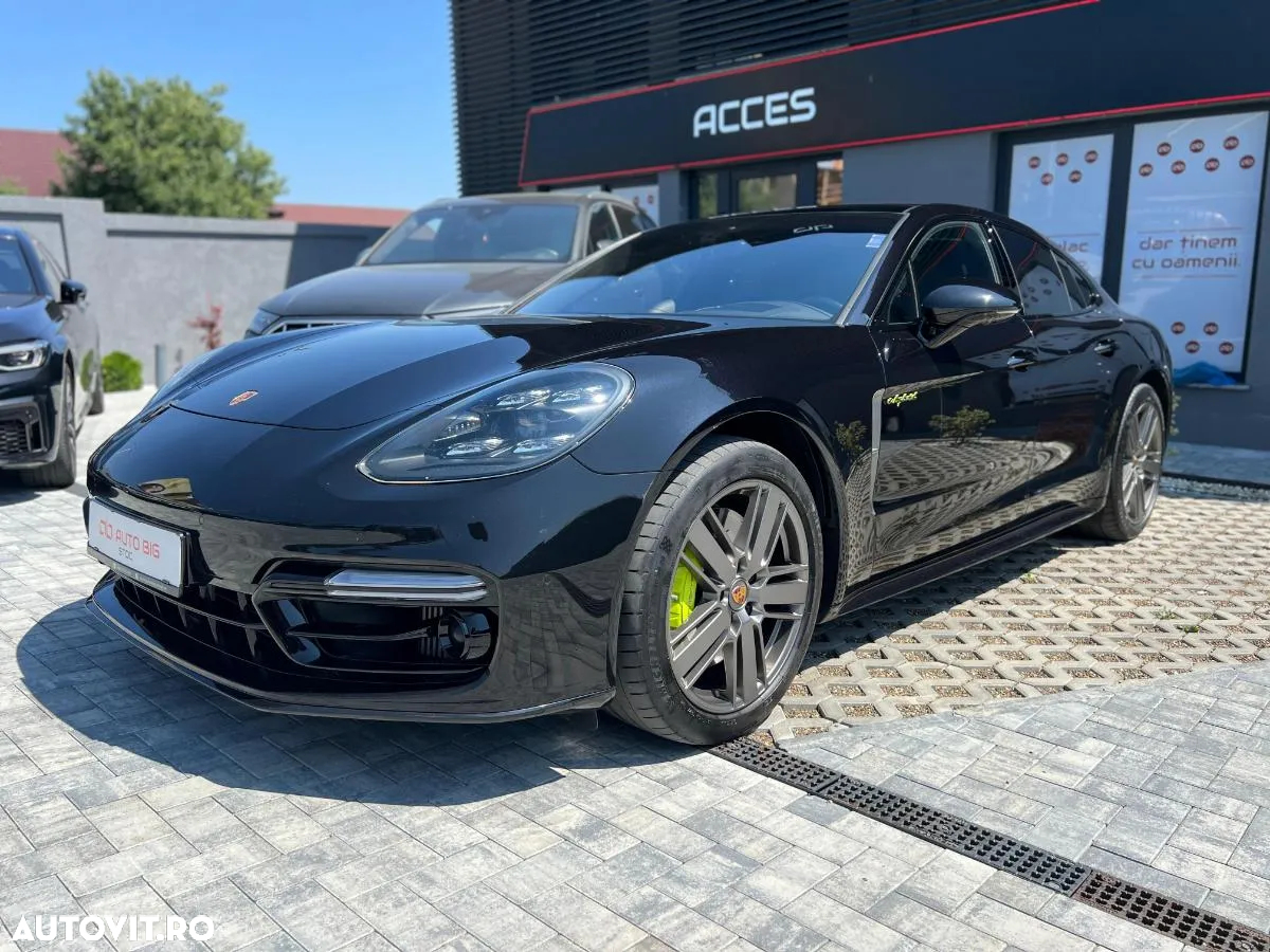 Porsche Panamera - 4