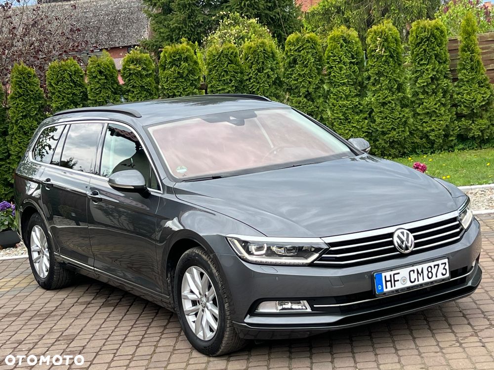 Volkswagen Passat - 1
