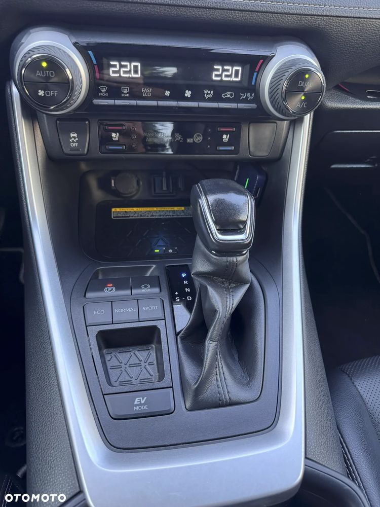 Toyota RAV4 - 22