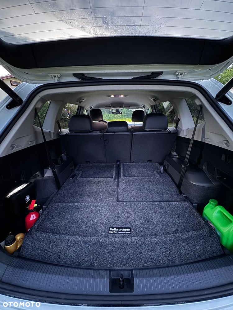 Volkswagen Tiguan Allspace - 16