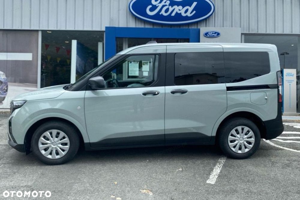 Ford Transit Courier - 10