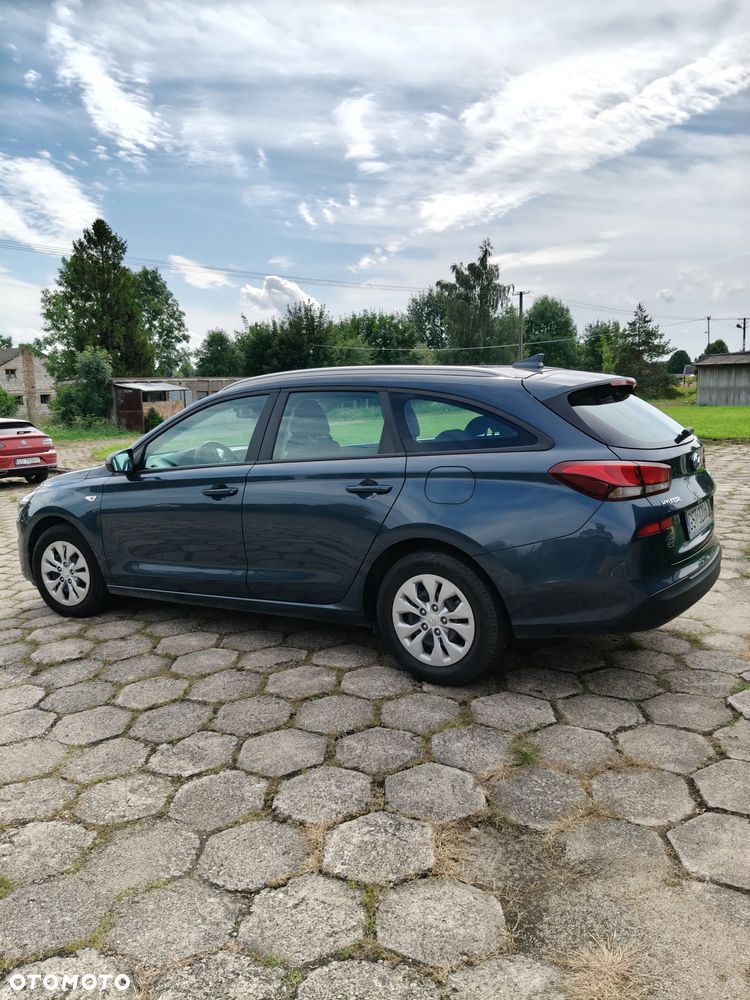 Hyundai i30 1.5 DPI Classic + - 7