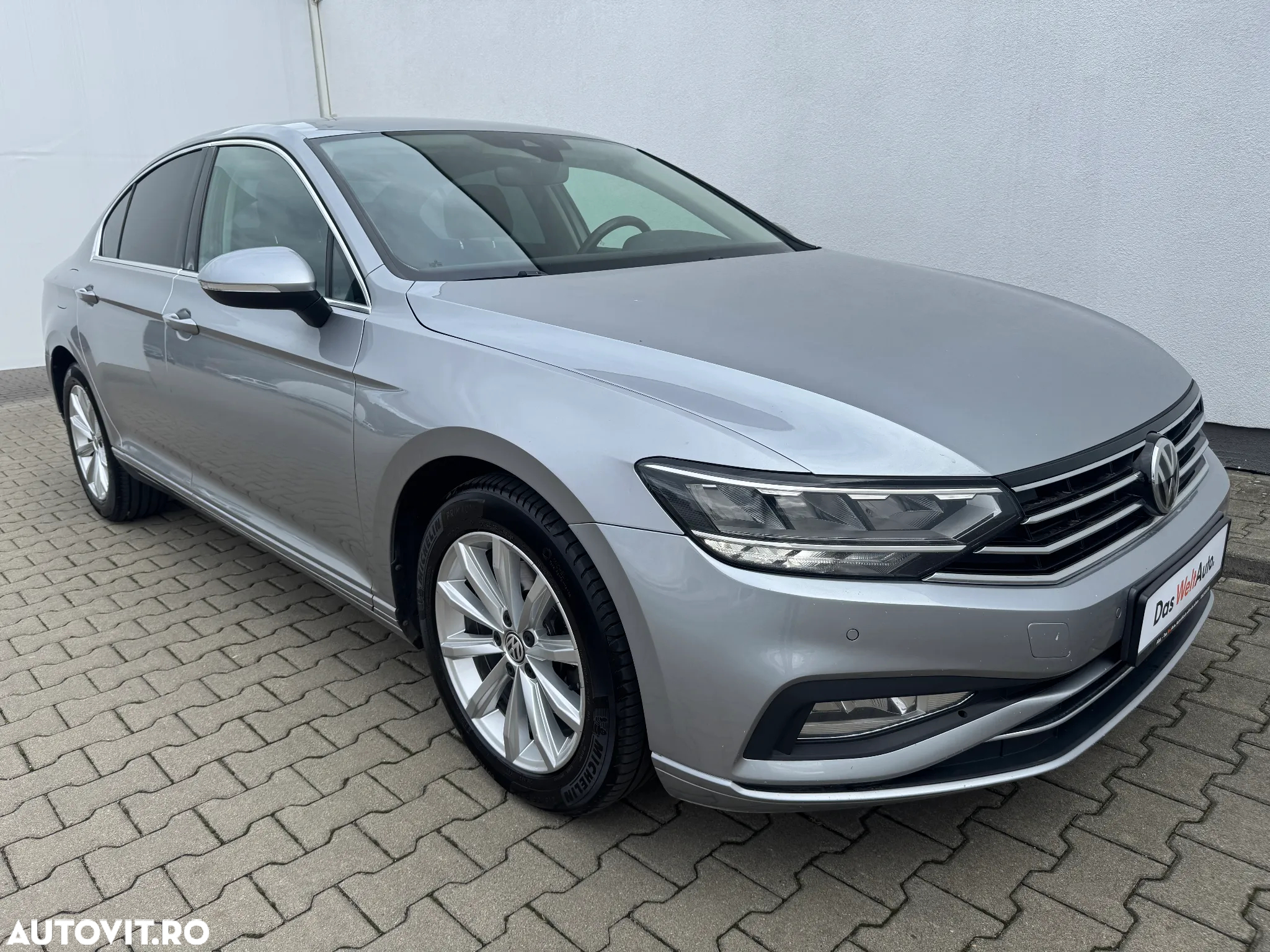 Volkswagen Passat - 2