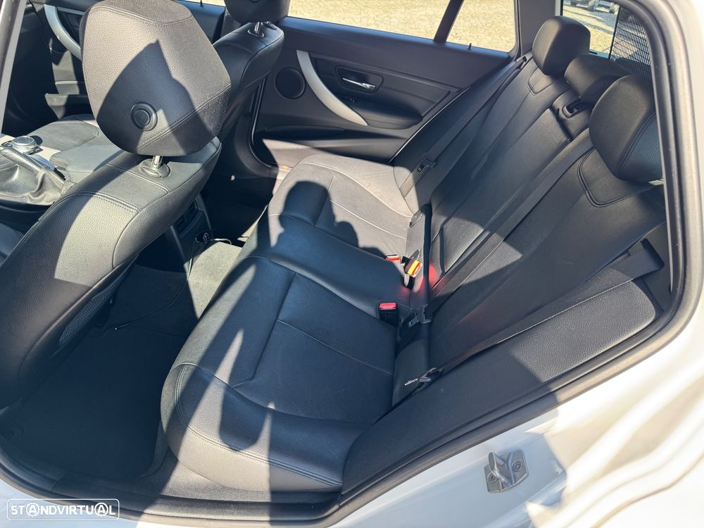 BMW 318 d Edition Luxury Line Purity - 14