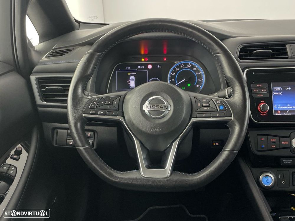 Nissan Leaf Tekna ProPilot Park - 14