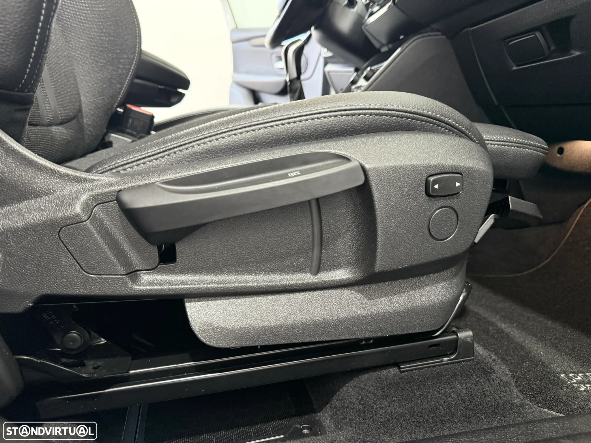 BMW 216 Gran Tourer d 7L Advantage - 33