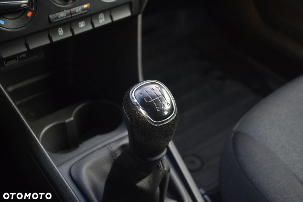 Skoda RAPID 1.0 TSI Active - 27