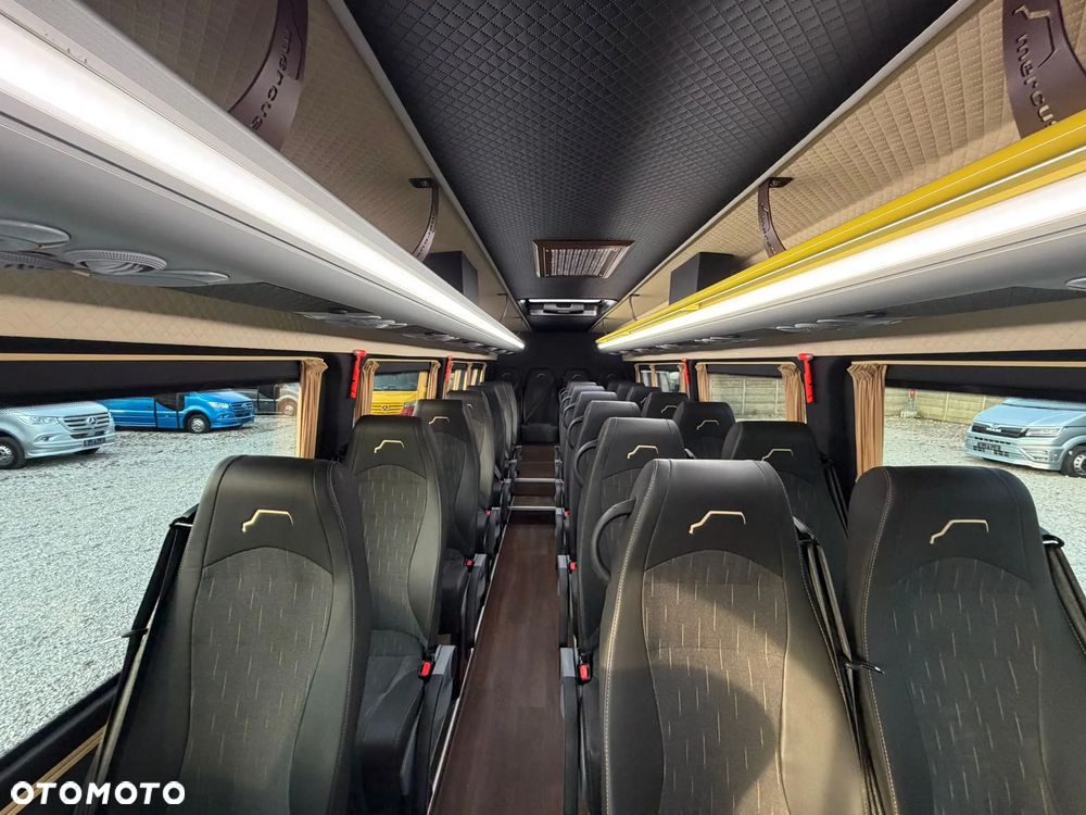 Mercedes-Benz Sprinter 519 - 30