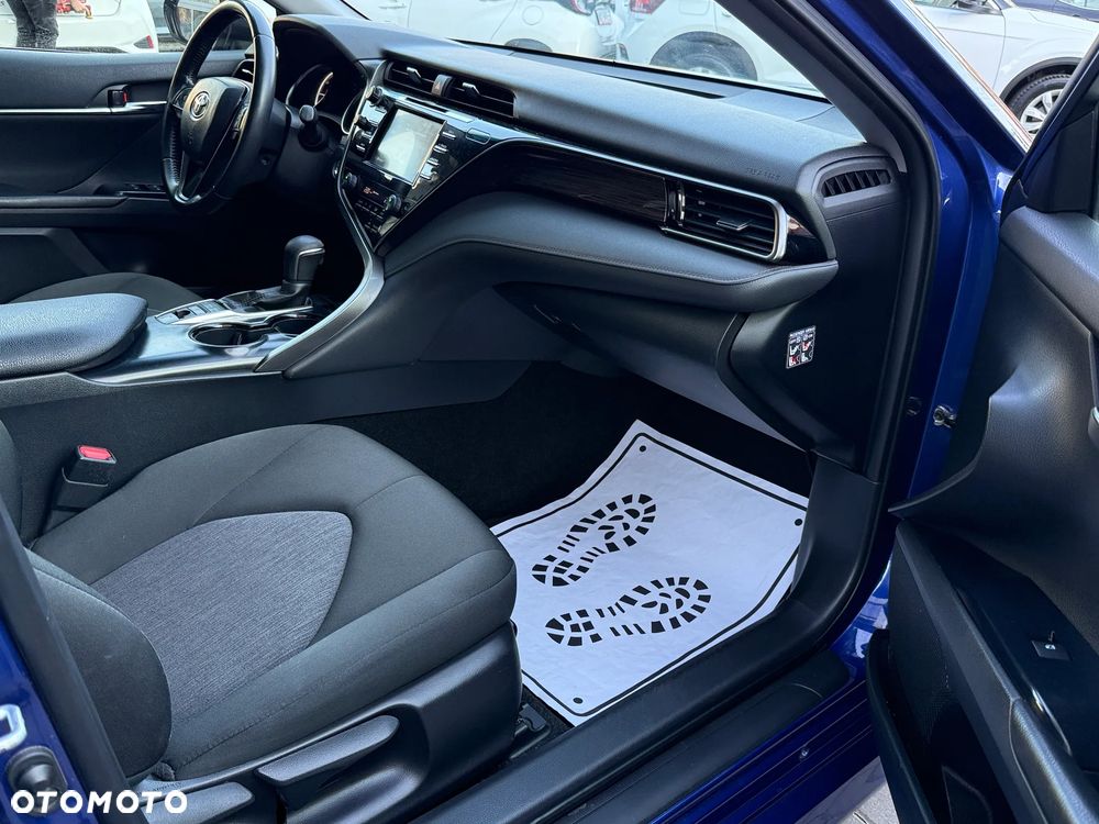 Toyota Camry 2.5 Hybrid Comfort CVT - 14