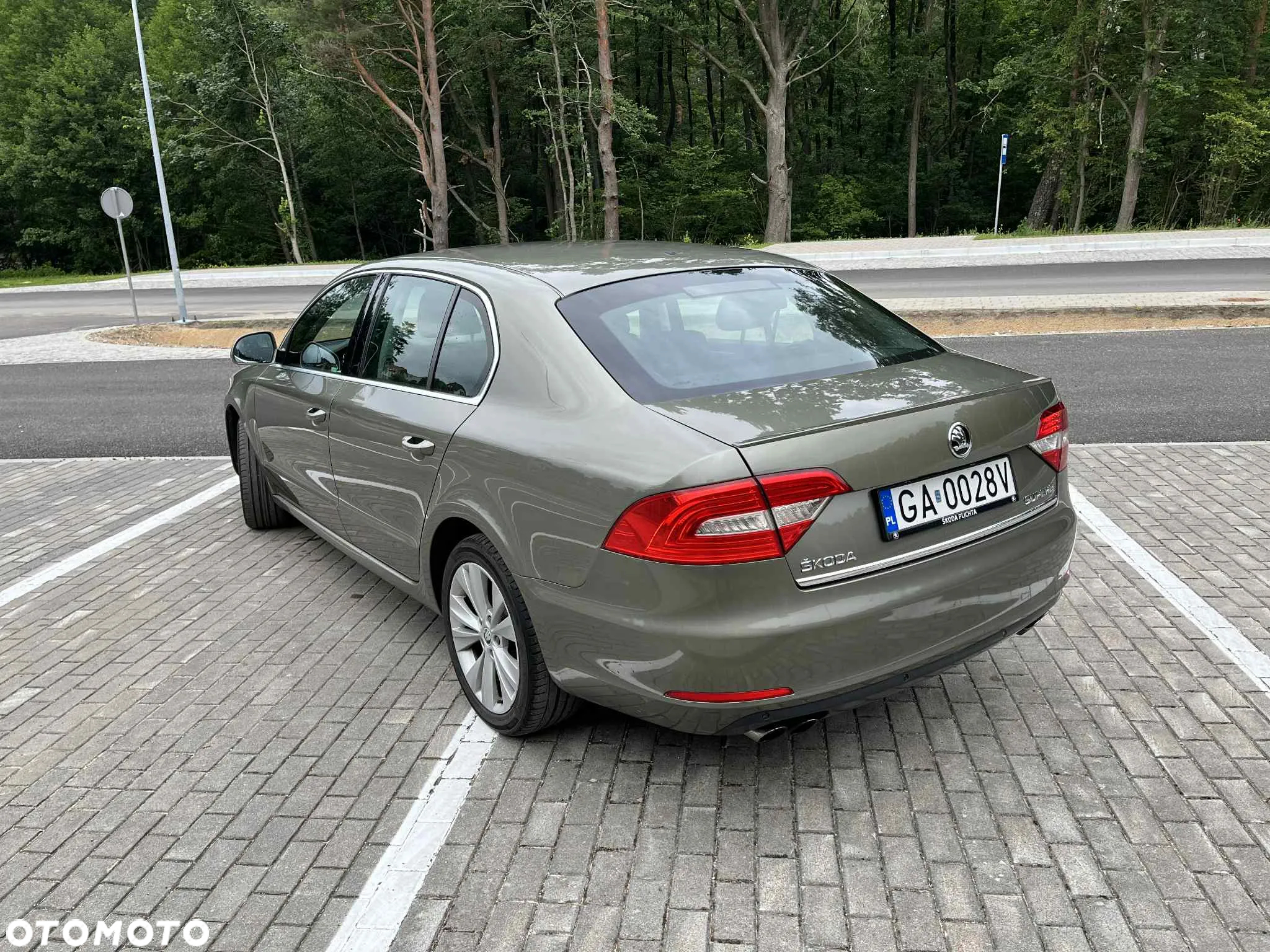 Skoda Superb 2.0 TSI Ambition DSG - 10