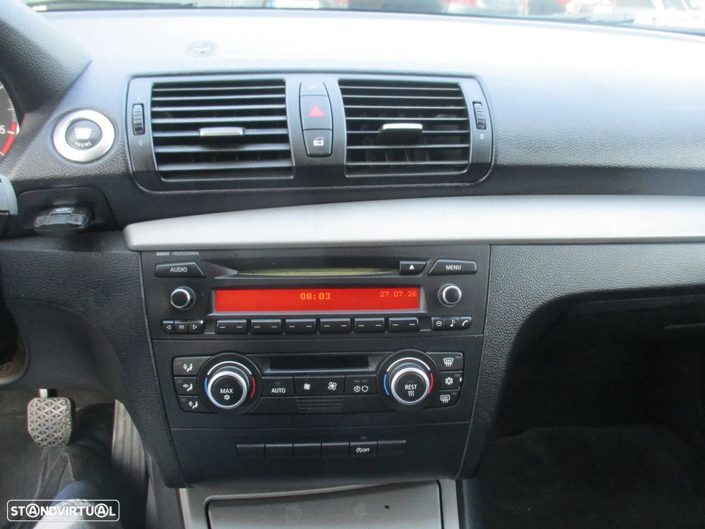 BMW 118 d — fotografia 15