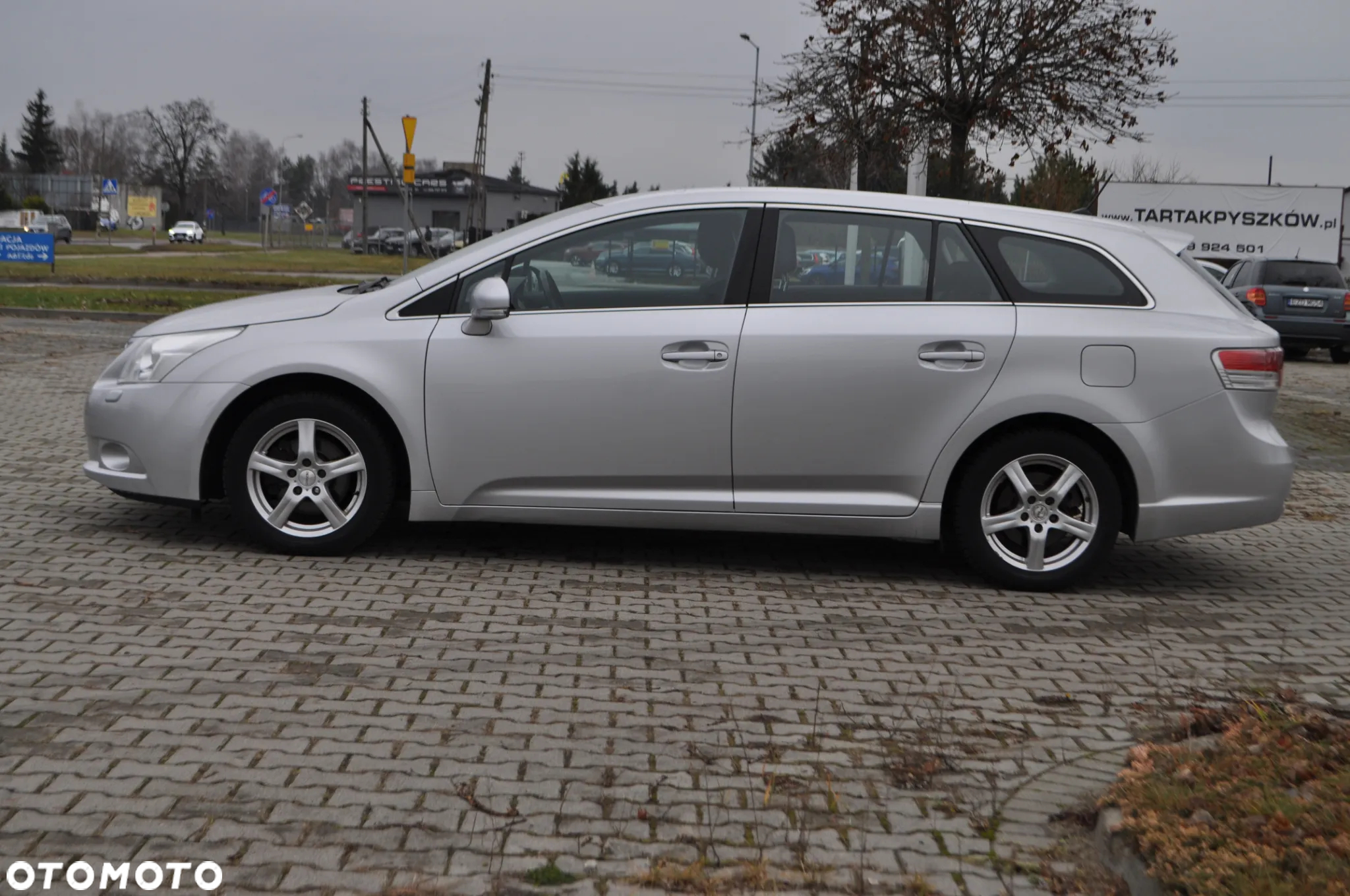 Toyota Avensis 1.8 Active - 12