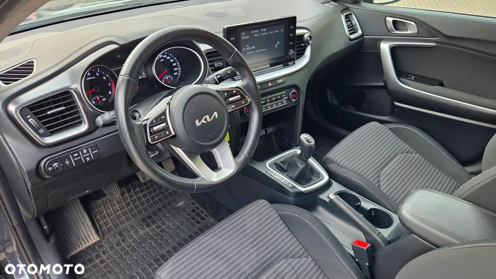Kia Ceed 1.5 T-GDI M - 16