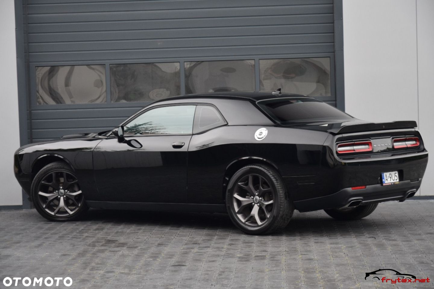 Dodge Challenger - 12