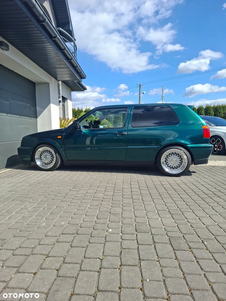 Volkswagen Golf - 3