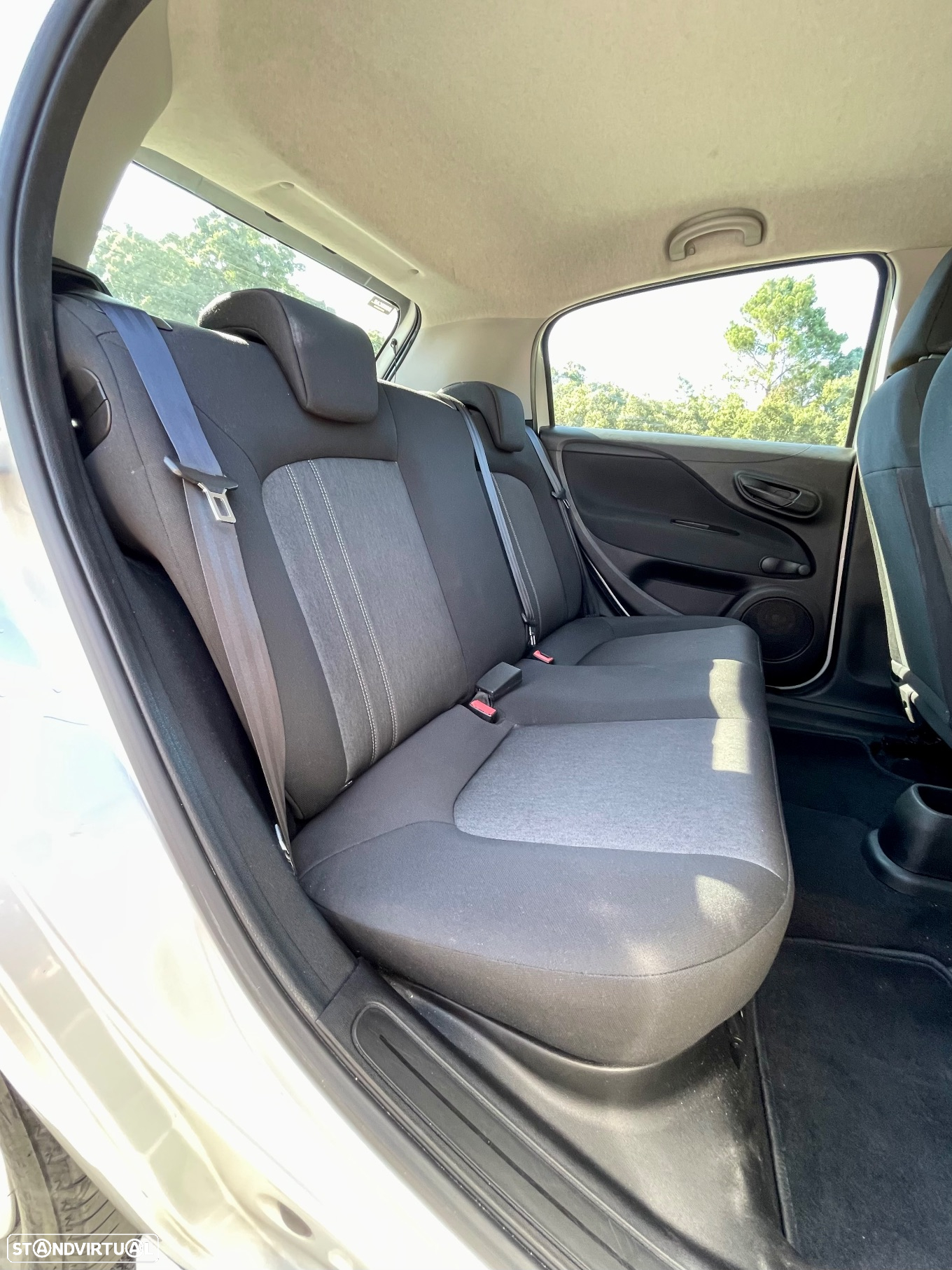 Fiat Punto 1.2 Lounge S&S - 17