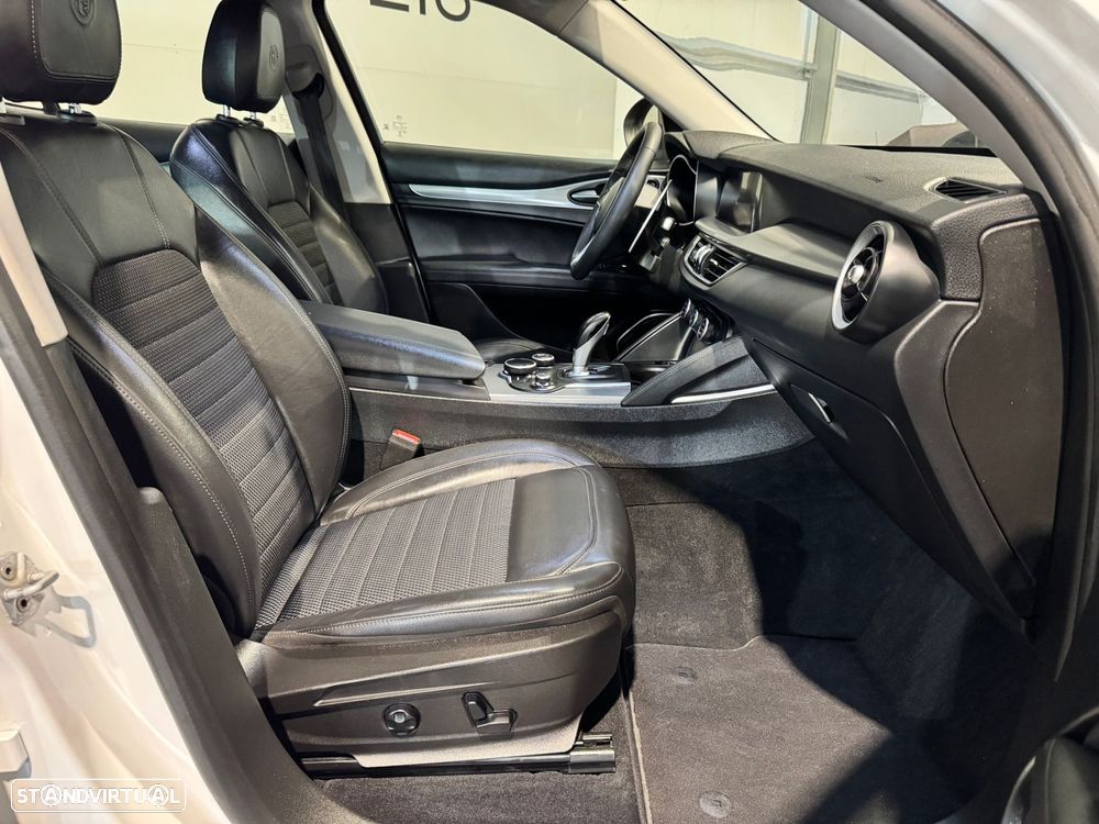 Alfa Romeo Stelvio 2.2 D Super AT8 - 38