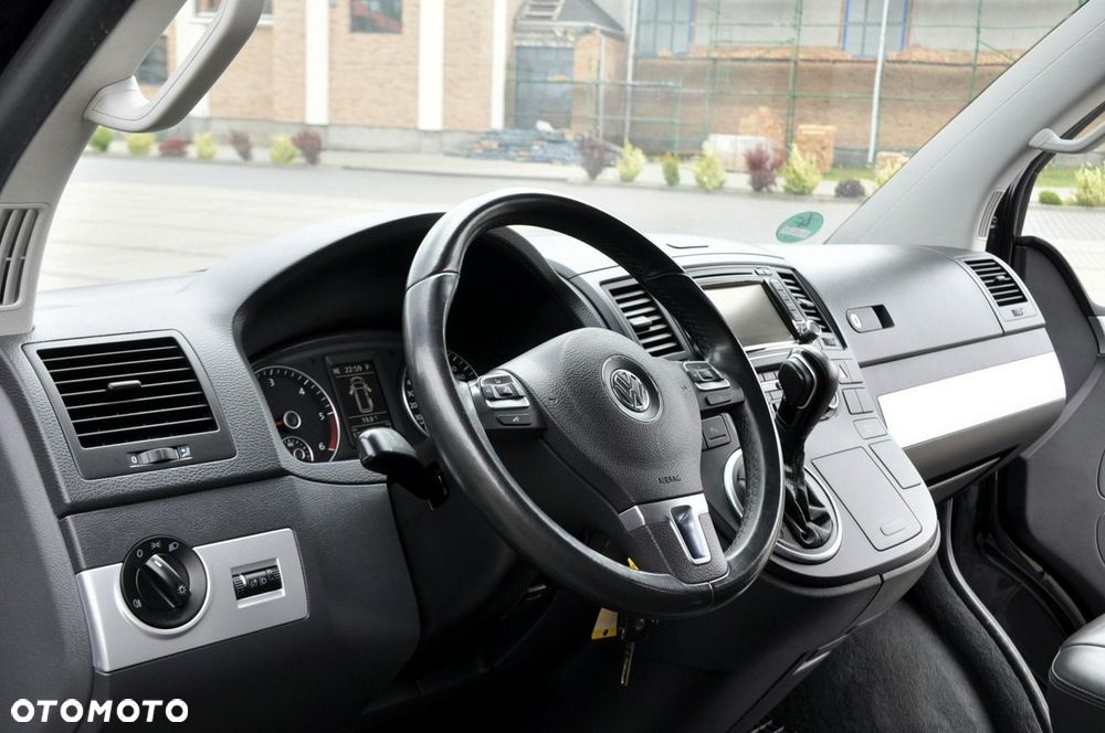 Volkswagen Multivan - 28