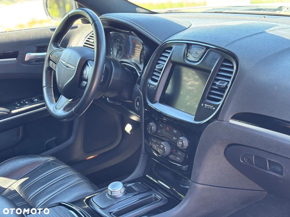 Chrysler 300s - 23