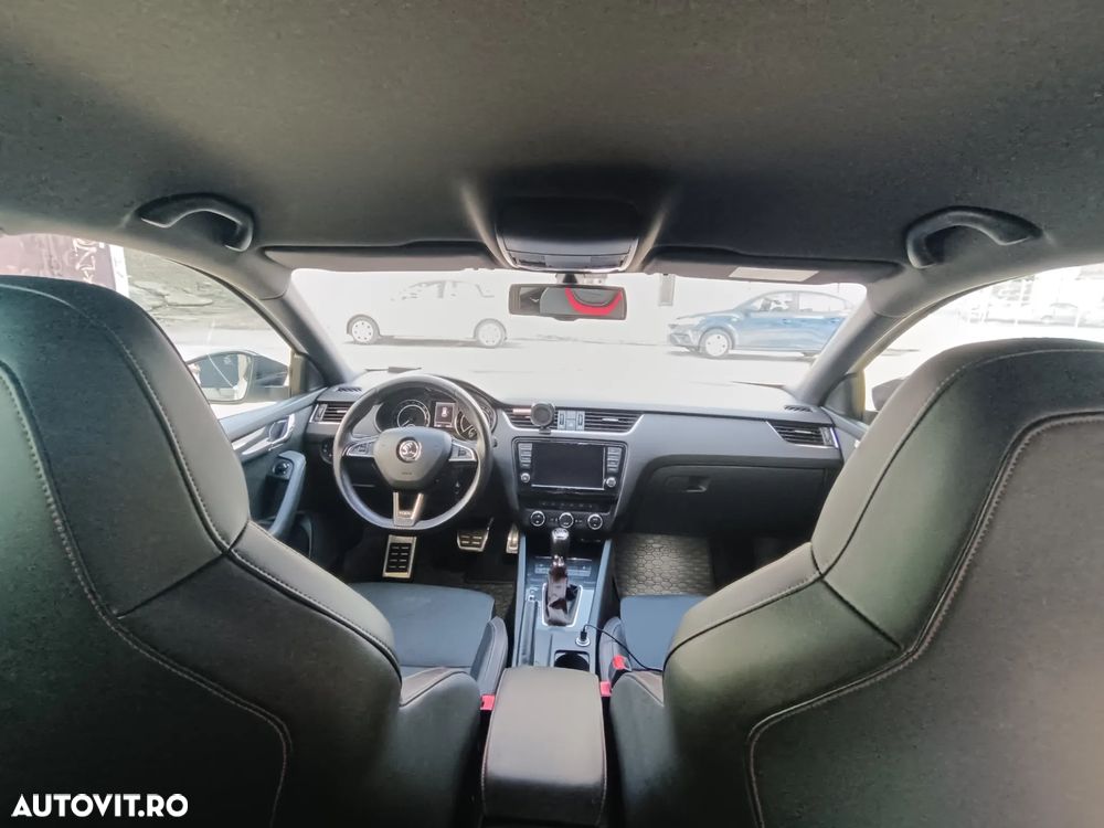Skoda Octavia 2.0 TDI DSG RS - 10