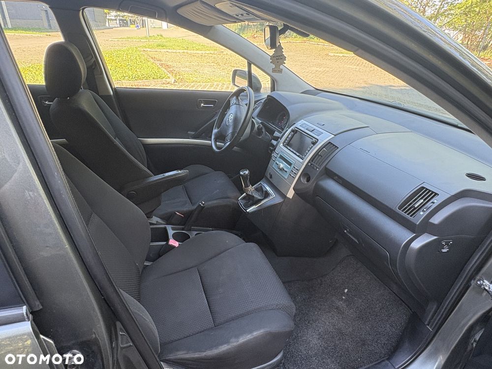 Toyota Corolla Verso - 5