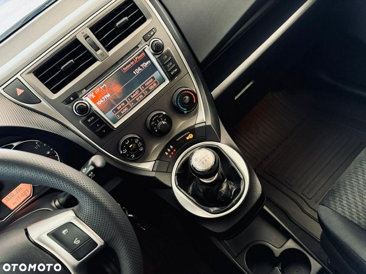 Toyota Verso S - 27