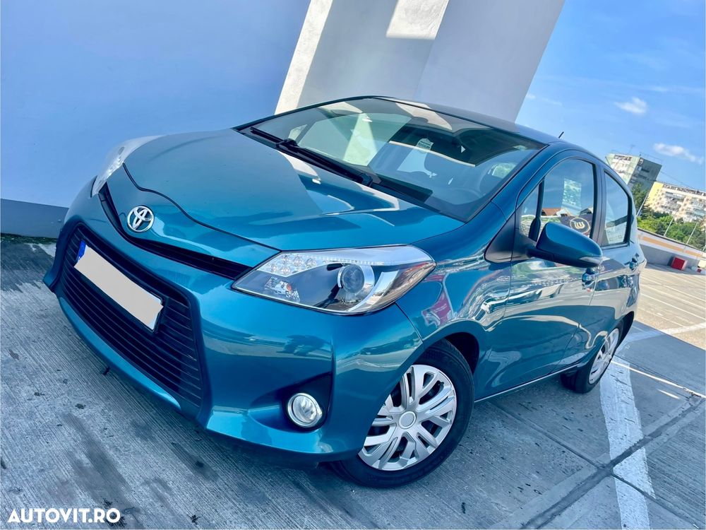 Toyota Yaris 1.5 VVT-i HSD Sol - 1